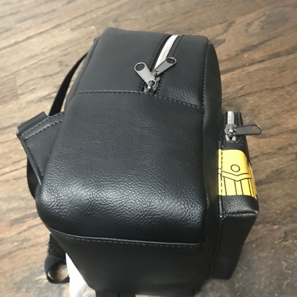 FUNKO BATMAN WOMEN MINI BACKPACK BRAND NEW. GOOD QUALITY, PORTABLE & CON… - Picture 6 of 6